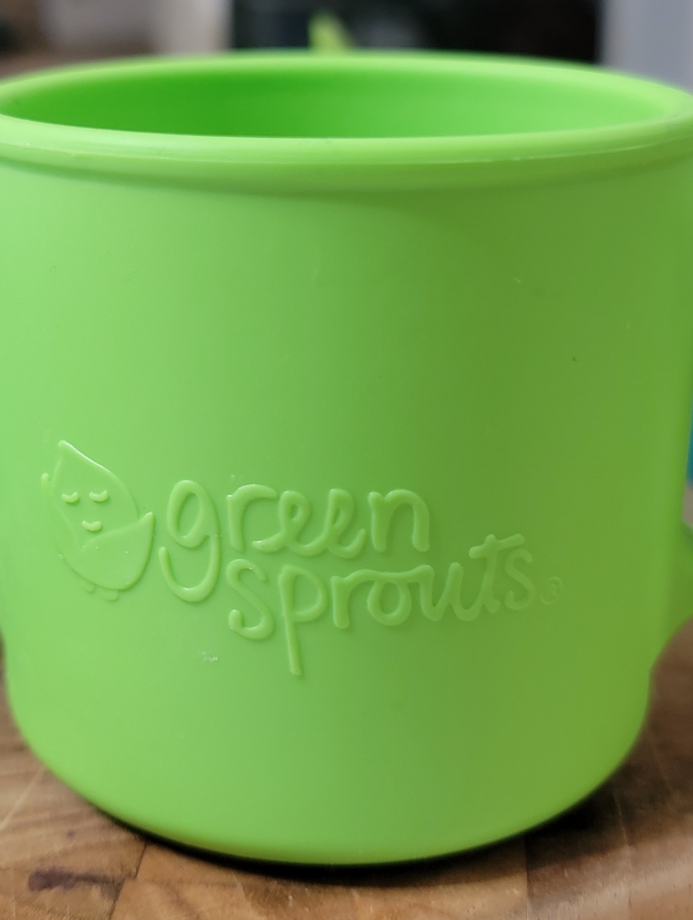 Green Sprouts set of 3 dishes include 2 cups and a bowl